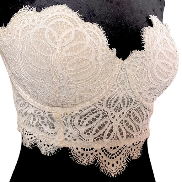 Elegant Cream Lace Bralette - Picture 3 of 13